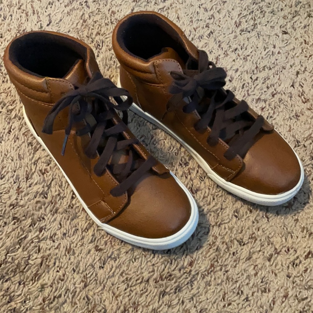 Brown high tops boys size 4